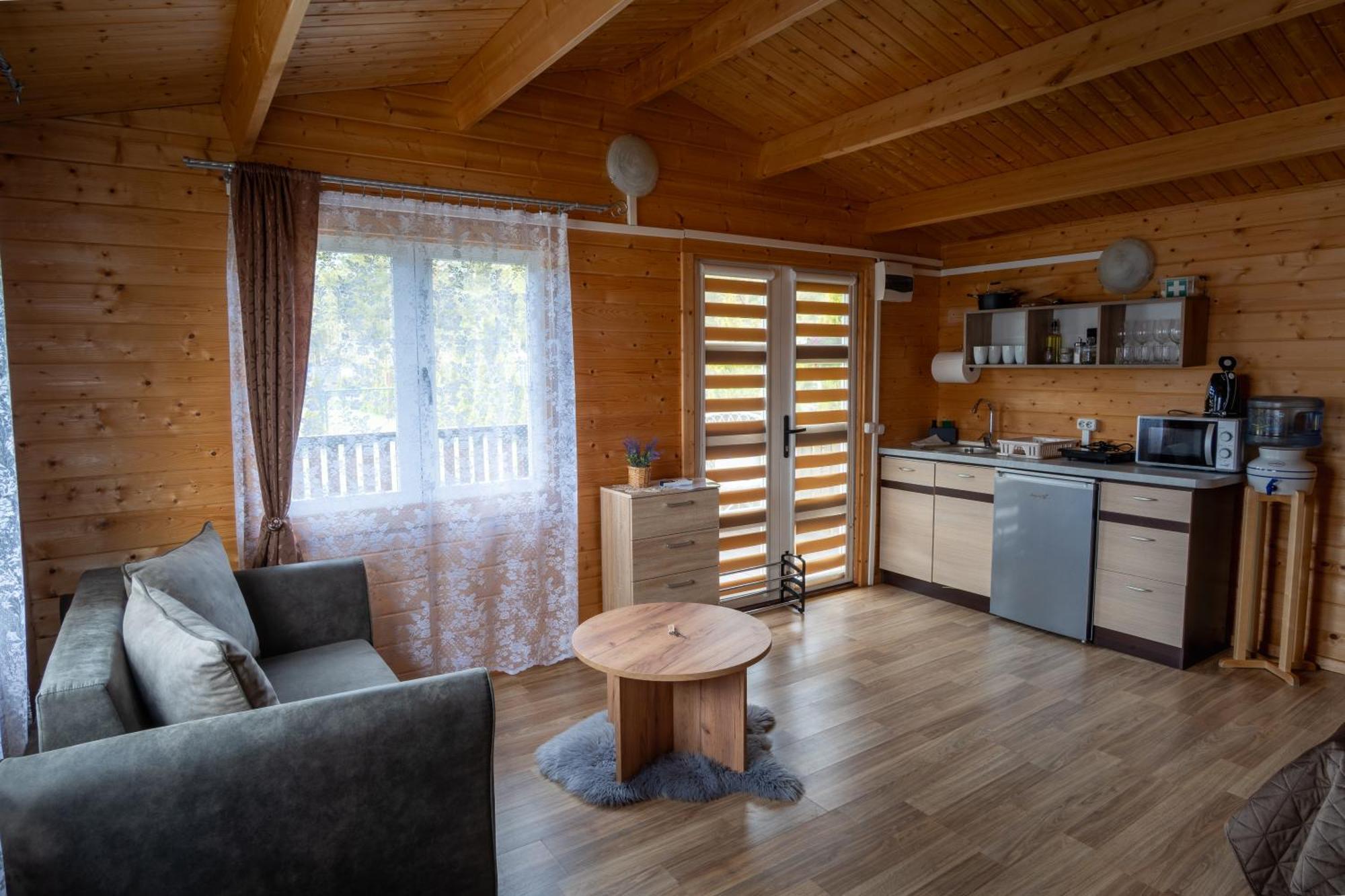 Atputas Majinas Kolka- Madaras Un Rota Villa Bagian luar foto